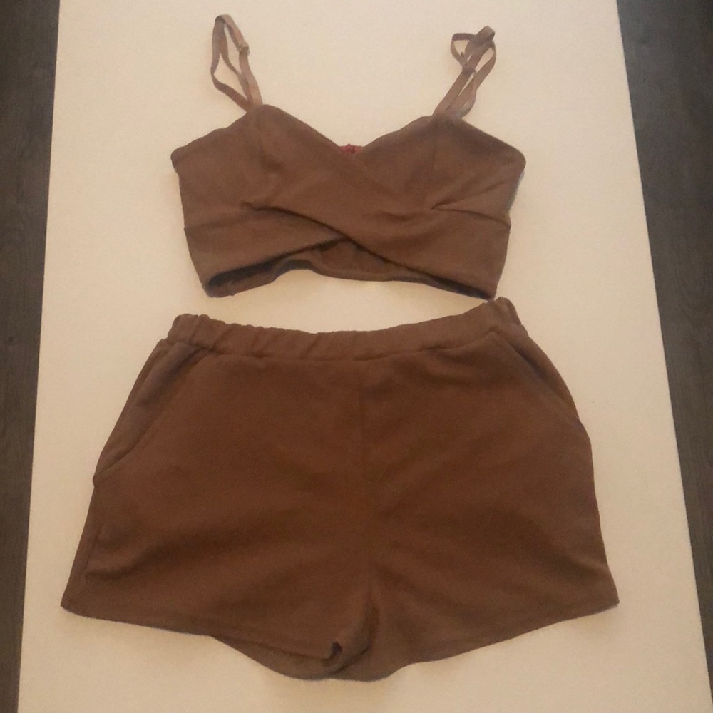 {Used} Boohoo Tan Set